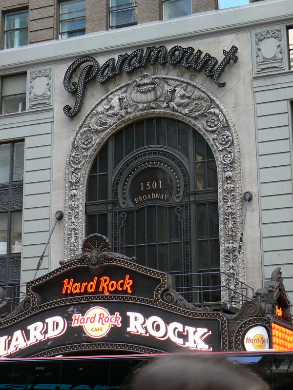 Paramount Building: Entree du Paramount Building 3